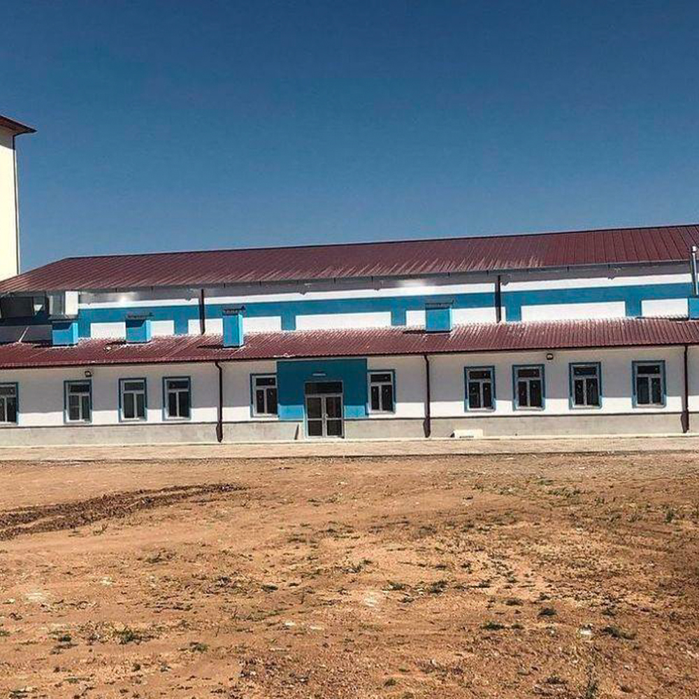 crane building under construction exterior